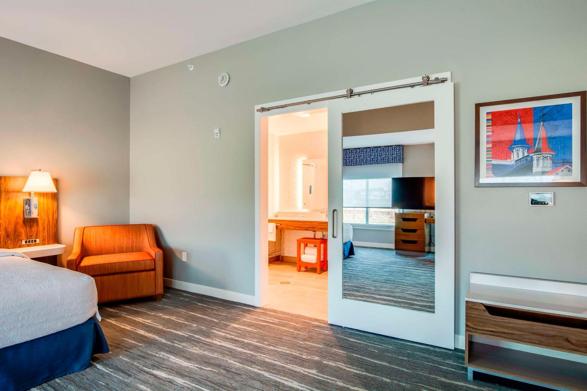 Hampton Inn & Suites By Hilton Louisville East Oxmoor Exteriör bild