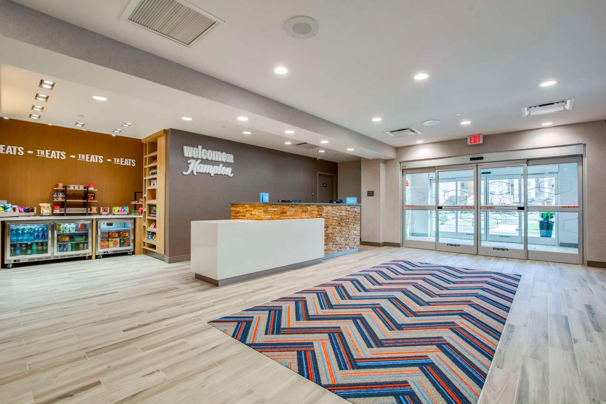 Hampton Inn & Suites By Hilton Louisville East Oxmoor Exteriör bild